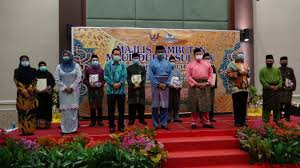 The city covers an area of 997.43 square kilometres (385.11 sq mi), located 798 kilometres (496 mi). Toleransi Tinggi Masyarakat Perlu Dikekalkan