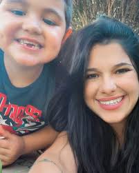 A vida é melhor quando você se ama primeiro."🥰👏