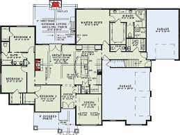 Craftsman Home Plan With Vaulted Great