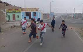 Resultado de imagen para dibujos de una niña jugando futbol. Imagen De Ninos Jugando Futbol En El Barrio Fotos De Nino Jugando Futbol Imagenes De Nino Jugando Futbol Descargar Depositphotos Cualquier Imagen Vectorial De Nino Voleibol Esta A Su Disposicion