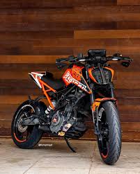Las válvulas están mandadas por un doble árbol de levas con empujadores endurecidos y. Radicalracing Official Ktm Duke 125cc 2018 Orange Black Bcn Barcelona India Ktmind Ktm Duke Ktm Duke Bike