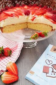 Veganer Erdbeer Pudding Kuchen C B With Andrea Rezept Pudding Kuchen Veganer Kuchen Erdbeertorte Rezept