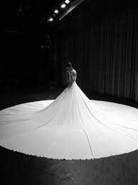 Extreme Wedding Dress Brayola Kleid Hochzeit Portrait Photos Fotografie Portraits