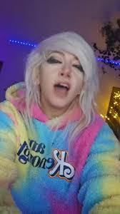 Shelby Cullison's Instagram, Twitter & Facebook