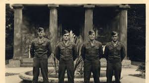 Seit gestern nachmittag gilt hier die erste ausgangsperre deutschlands. Krieg Endet Zur Mittagsstunde Politik