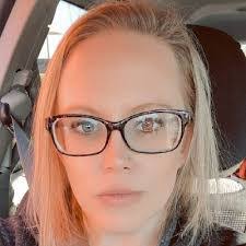 Ivy Holt's Instagram, Twitter & Facebook