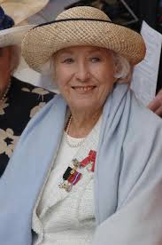 Vera Lynn, Singer Whose Wartime Ballads Uplifted U.K., Dies at 103