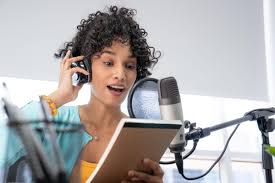 How much do podcasts make and how realistic is it to make a full time income from podcasting? Making Money Podcasting Is Possible But Not Easy