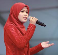 Fmc music sdn bhd was distributor of this song. Wani Tidak Kisah Bantu Ibu Di Pasar Murai My