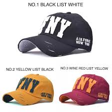 Beberapa jenis benda pelik untuk diletakkan di kepala anda. 5 Aturan Dasar Memakai Topi Agar Kamu Tidak Terlihat Konyol Dan Norak Bukareview