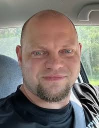 Laura Bankston's Instagram, Twitter & Facebook