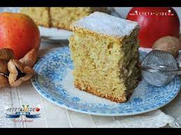 Eu prefer să nu călesc merele pentru această prăjitură, consider că se gătesc suficient timp de 40 de minute în. Prajitura Cu Mere Rase Youtube