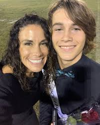 Lindsey Jacoby's Instagram, Twitter & Facebook