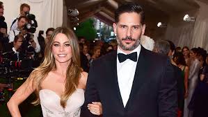 Sofia vergara's life seems like a big ole party — and her wedding to joe manganiello was, too. Sofia Vergara Joe Manganiello Marry In Palm Beach Wedding