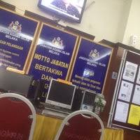 According to 2010 estimates it has 21,267 inhabitants. Jabatan Agama Islam Jaim Daerah Alor Gajah