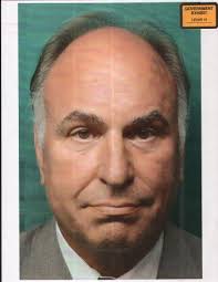 Again facing life in prison, Mandell pulls out familiar playbook