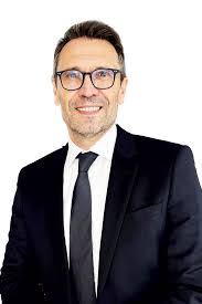 Rupert Rogers's Instagram, Twitter & Facebook