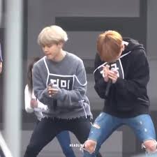 Auto Dance Group Idol Learn Routine Senior Bts Dancing Bts Taehyung Bts Jungkook