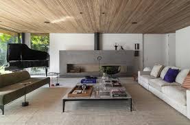 Model ruang keluarga mewah ini memiliki lubang perapian sebagai pusat perhatian ruangan. Rumah Minimalis Natural Bisa Berkesan Mewah Tilik 6 Inspirasinya Cantik Tempo Co