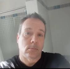 Since I don't post many photos I'll give you my been sleeping like shit  look😴😃