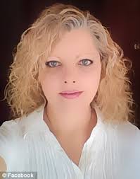 California woman dies after running into her burning home to save her dogs 