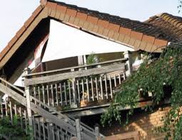 Außer den bisher genannten möglichkeiten für einen wie zum beispiel eine pergola aus holz. Sonnensegel Balkon Nach Mass Der Ideale Balkon Sonnenschutz