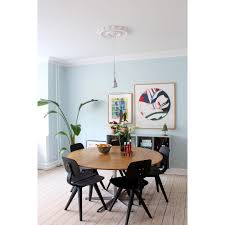round dining tables are the best