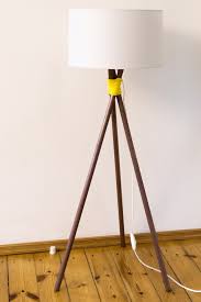 Balken lampen, hängelampen und stehlampen aus alten holzbalken, bohlen, treibholz und fachwerkbalken , versehen mit glas und moderner led hier finden sie design leuchten aus altem holz und treibholz. Kupfer Stehlampe Selber Bauen So Geht S