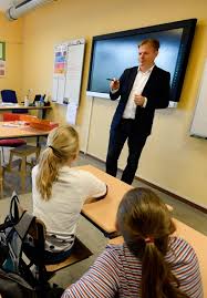 Vluchtelingenverdrag niet meer van • #debuitenlucht fvd debat over de media in nederland. Leerlingen Uit Enschede Willen Een Selfie Met De Koning Op Prinsjesdag Enschede Ad Nl