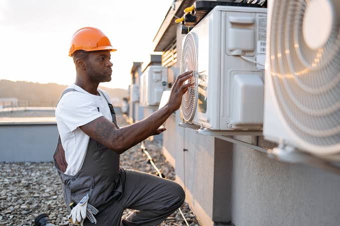 AC Out in Dallas? What to Do First, What It Will Cost, and How to Avoid Getting Overcharged
