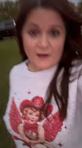 Helen Casper's Instagram, Twitter & Facebook