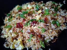 2 piring nasi 3 buah cabai merah keriting 2 buah cabai rawit merah 2 butir bawang merah 1 siung bawang. Nasi Goreng Cabai Kering Pecah Telur Menu Simple Tengok Pun Dah Tau Sedap Pa Ma