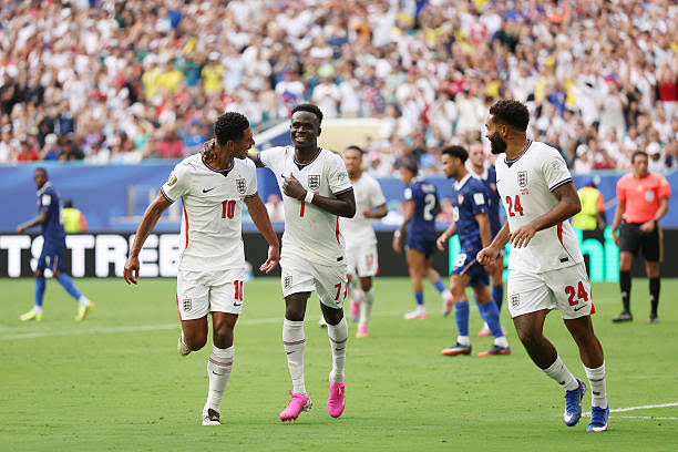 Em jogo de 10 gols, Inglaterra bate a Fran&ccedil;a e fica em 3&ordm;