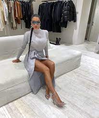 Kim kardashian has always said she stores all of her old outfits in an expansive fashion archive, but she's only ever shared small glimpses inside before. Pin On Celebstyle