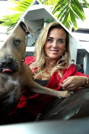 Helaas is er een flinke domper op de vakantievreugde: 11 Ideeen Over Monique W Vrouw Britse Koninklijke Families Marinara Saus