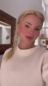 Jessica Peppler's Instagram, Twitter & Facebook