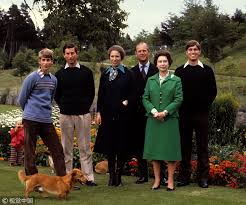 Mother, siblings and family tree. Walk Down Memory Lane Historic Images Of Queen Elizabeth Ii Prince Philip 8 Chinadaily Com Cn