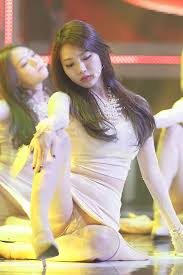 Fılm khusus dewasa 18+ selıngkuh dıkebun. Is This Korean K Pop Band Flashing Their Panties On Purpose Nsfw Fooyoh Entertainment
