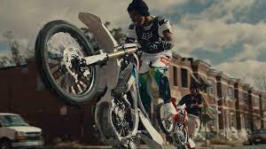 Who are the actors in charm city kings? Intense Trailer For Hbo Max S Charm City Kings About Baltimore Dirt Bikers Geektyrant