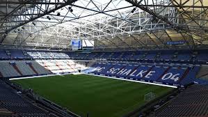 Die mannschaft von trainer dimitrios grammozis verlor am freitagabend gegen mitfavorit hamburger sv mit 1:3 (1:0) und legte damit einen fehlstart in seine erste zweitligasaison seit 30 jahren hin. Spielplan 2021 22 2 Bundesliga Schalke Eroffnet Gegen Hsv Kicker