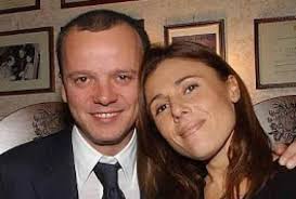 In occasione della puntata 1000 va in onda uno speciale di due ore condotto da pippo baudo e intitolato 1000 di questi giorni. Gigi D Alessio La Moglie Carmela Anna Tatangelo Non Ha Colpe
