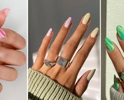 And on wednesday, justin bieber shared a snap on a private plane. Psychedelic Nails Is The Marble Manicure Trend Taking Your Digits Back To The 60s Elle Canada