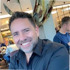 Mark Bosman's Instagram, Twitter & Facebook