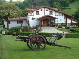Gite A Mendionde Pyrenees Atlantiques Mentaxuria Gites De France Bearn Pays Basque Pays Basque Maison Basque Gite De France