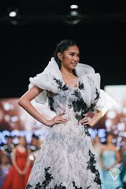 Cardi b looked amazing in a custom dress from rocky gathercole. Very Rgathercole Fashion Designs To Rock Sydney Once More