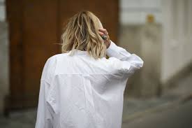 La scelta del taglio di capelli over 40 non si basa esclusivamente sulle forme del volto e degli occhi, ma anche sulla natura dei capelli. Tagli Capelli Donna 40 Anni 5 Idee Per Sembrare Piu Giovani