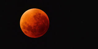 Sabtu dini hari gerhana bulan total muncul 103 menit. Saksikan Live Streaming Gerhana Bulan Super Blood Moon Di Sini Dream Co Id