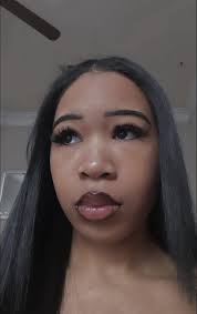 Hi! my name is Belle, i'm 23 and i work in the beauty industry. My friend  Pablo and I are moving to Greenpoint, Brooklyn and we are looking for a  third female