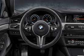 De bmw 5 reeks berline m wagens combineren op overtuigende wijze de typische m sportiviteit met het comfort en de elegantie van een businessberline. 30 Jahre Bmw M5
