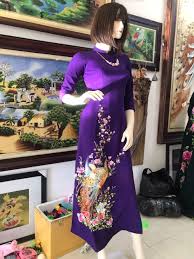 Áo dài thêu đôi chim công bên hoa mẫu đơn - hn.check.net.vn